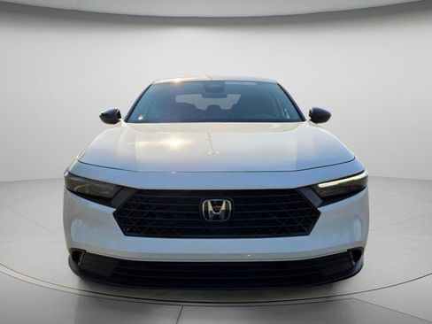 Used 2025 Honda Accord SE image 9