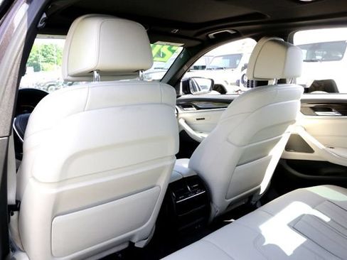 Used 2020 BMW 530i w/ Convenience Package RWD image 24