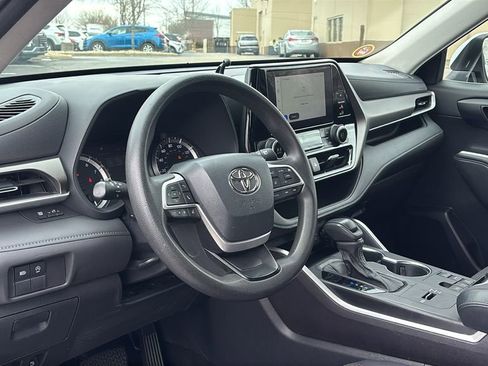 Used 2023 Toyota Highlander L image 23