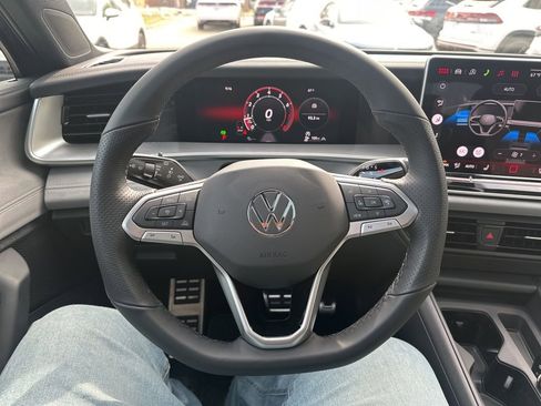 New 2026 Volkswagen Tiguan SE R-Line AWD/4WD image 10