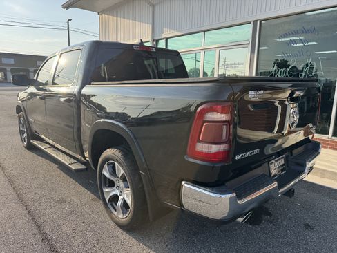 Used 2019 RAM 1500 Laramie AWD/4WD image 2