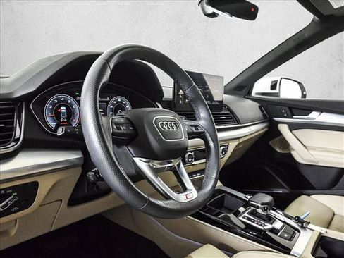 Certified 2024 Audi Q5 2.0T Premium Plus AWD/4WD image 10
