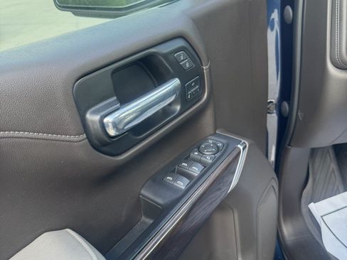 Used 2021 GMC Sierra 1500 SLT w/ SLT Premium Package RWD image 17
