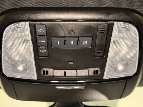 Used 2025 Dodge Durango GT AWD/4WD image 15
