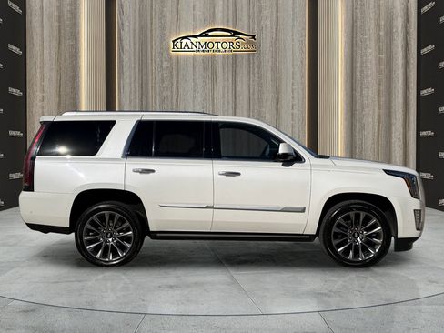 Used 2020 Cadillac Escalade Premium Luxury image 8