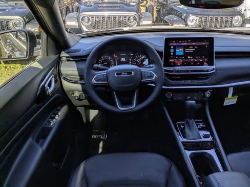 New 2026 Jeep Compass Latitude AWD/4WD image 15