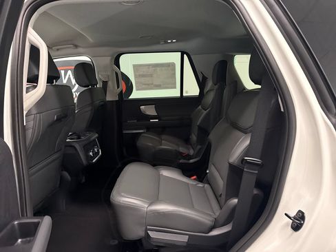 New 2026 Ford Expedition Active RWD image 13