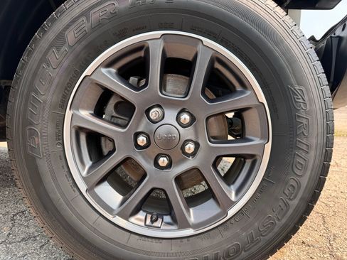 Used 2020 Jeep Gladiator Overland AWD/4WD image 35