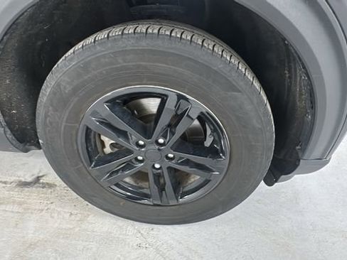 Used 2023 Ford Explorer XLT w/ Equipment Group 202A image 9