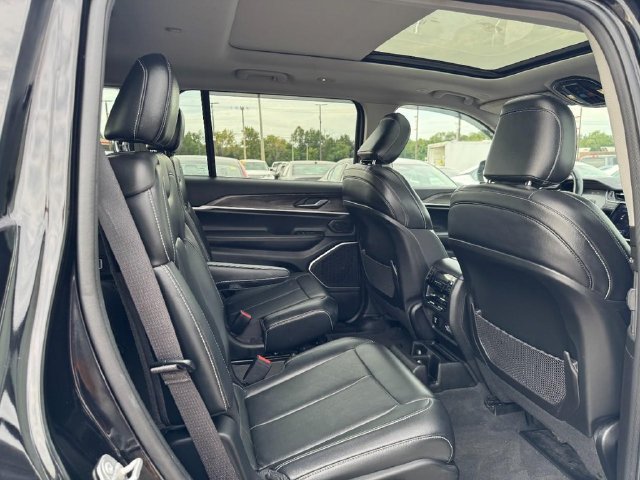 Used 2021 Jeep Grand Cherokee L Limited AWD/4WD image 13