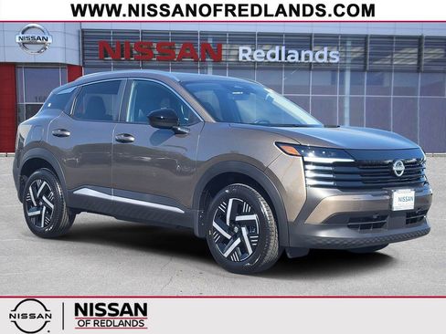 New 2026 Nissan Kicks SV w/ SV Premium Package FWD image 1