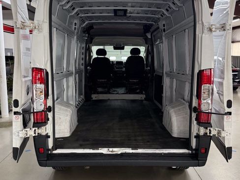 Used 2023 RAM ProMaster 2500 FWD image 9