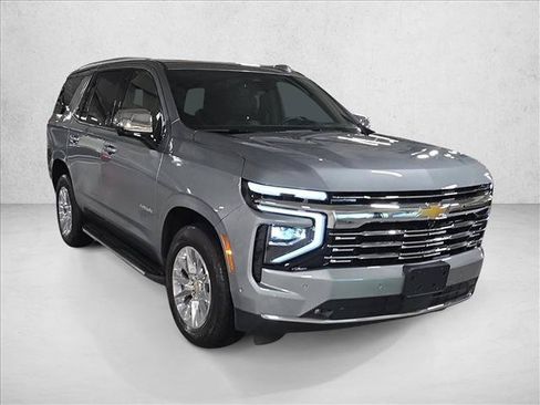 Used 2025 Chevrolet Tahoe Premier AWD/4WD image 3