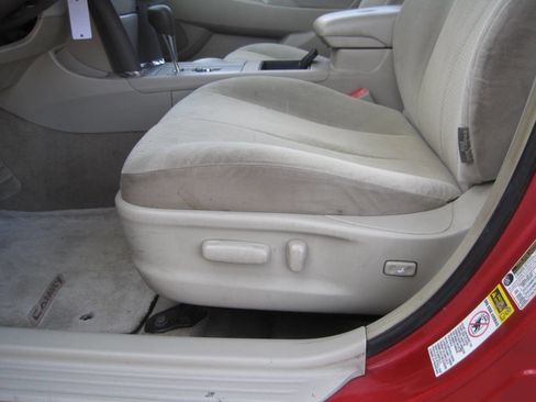 Used 2008 Toyota Camry LE image 18