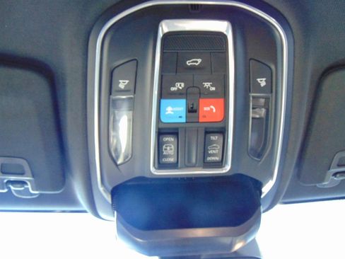 Used 2023 Jeep Grand Cherokee Altitude image 31