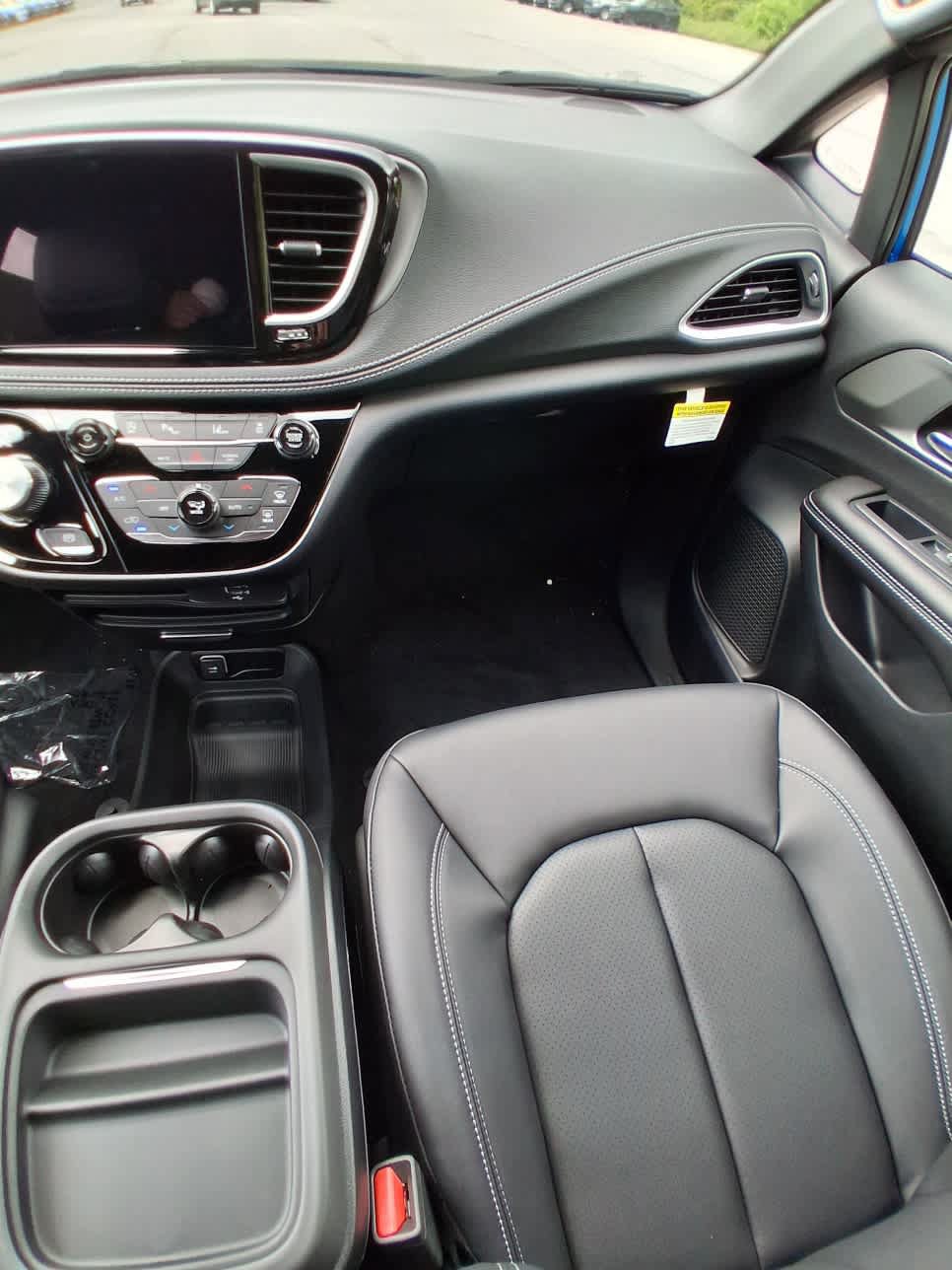 New 2027 Chrysler Pacifica Select AWD/4WD image 23