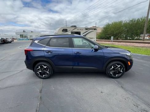 Used 2024 Kia Seltos EX AWD/4WD image 9