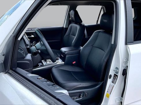 Used 2023 Toyota 4Runner TRD Sport AWD/4WD image 8