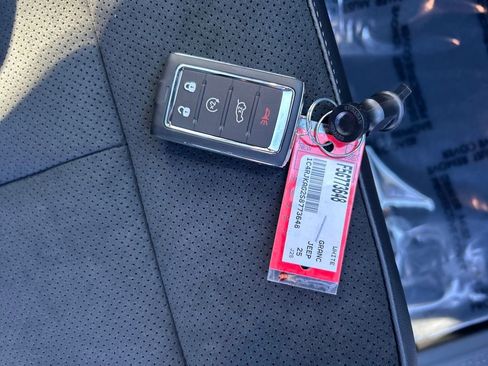 New 2025 Jeep Grand Cherokee L Altitude image 31