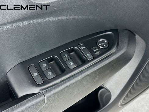 Used 2022 Hyundai Venue SEL w/ Cargo Package FWD image 25