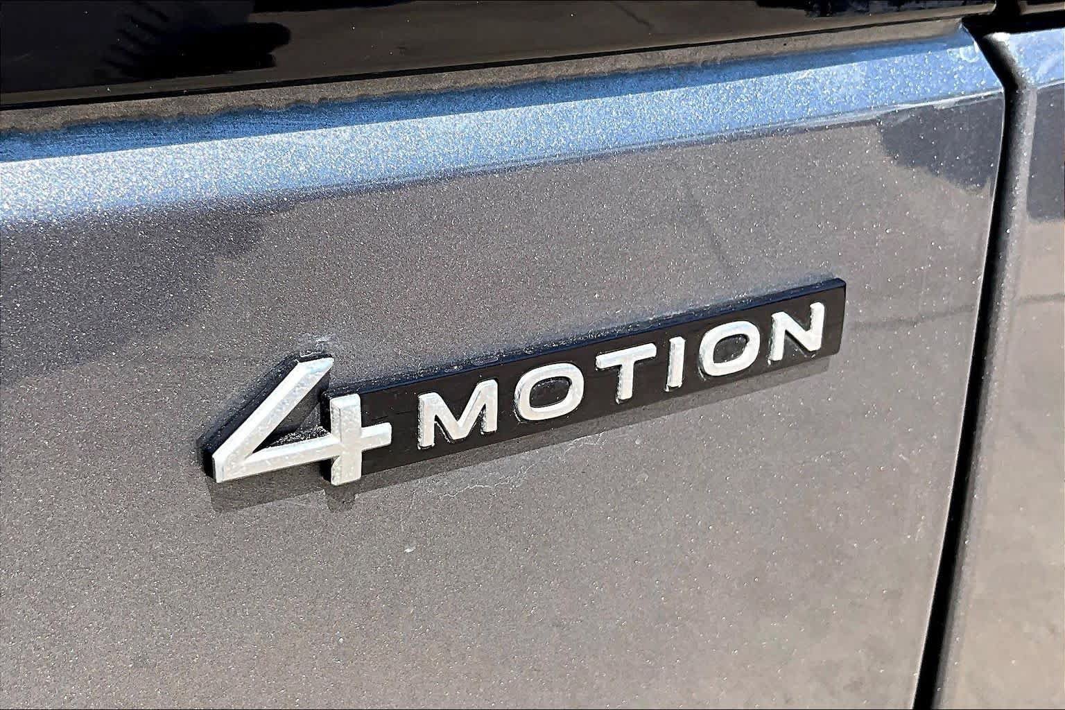 Used 2023 Volkswagen Atlas SEL R-Line AWD/4WD image 10