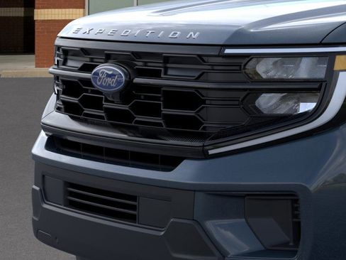 New 2026 Ford Expedition Active image 17