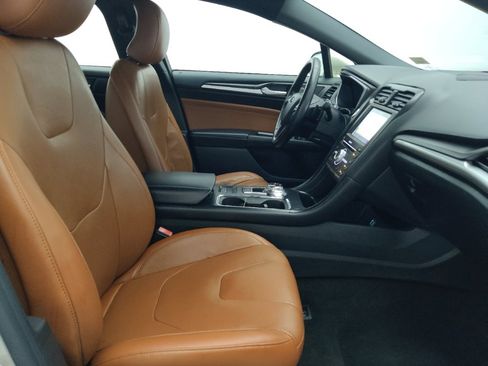 Used 2019 Ford Fusion Titanium FWD image 21
