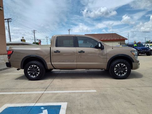 Used 2021 Nissan Titan PRO-4X w/ Pro-4x Convenience Package AWD/4WD image 3