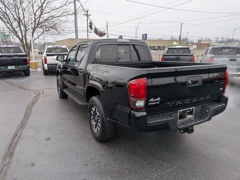 Used 2022 Toyota Tacoma SR image 8