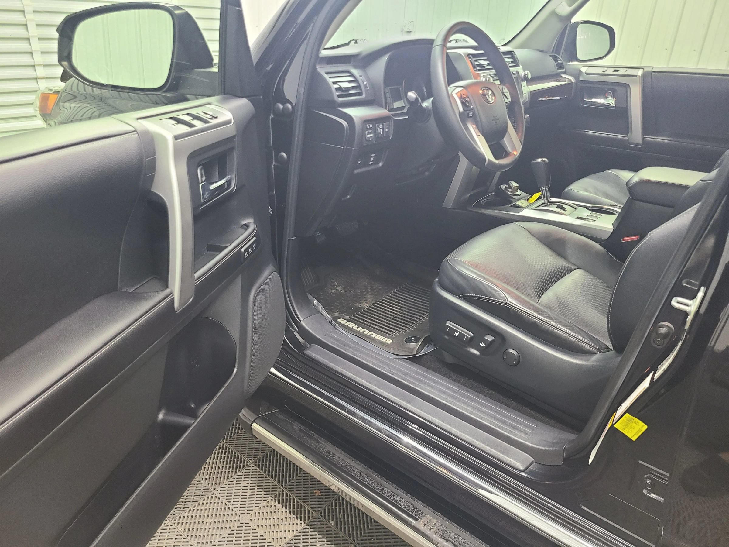 Used 2017 Toyota 4Runner Limited AWD/4WD image 21