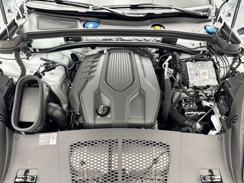 Used 2026 Porsche Macan AWD/4WD image 30