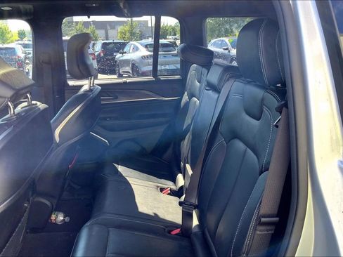 Used 2023 Jeep Grand Cherokee Overland w/ Luxury Tech Group IV AWD/4WD image 11