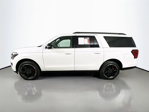 Used 2022 Ford Expedition Max Limited image 5