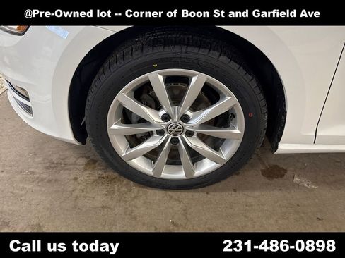 Used 2016 Volkswagen Golf S FWD image 10