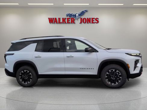 New 2026 Chevrolet Traverse Z71 w/ Enhanced Driving Package image 2