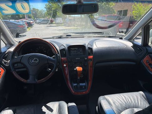 Used 2002 Lexus RX 300 4WD w/ Premium Pkg Plus image 16