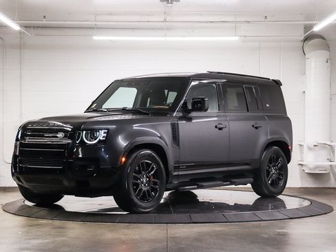 Used 2024 Land Rover Defender 110 X AWD/4WD image 3