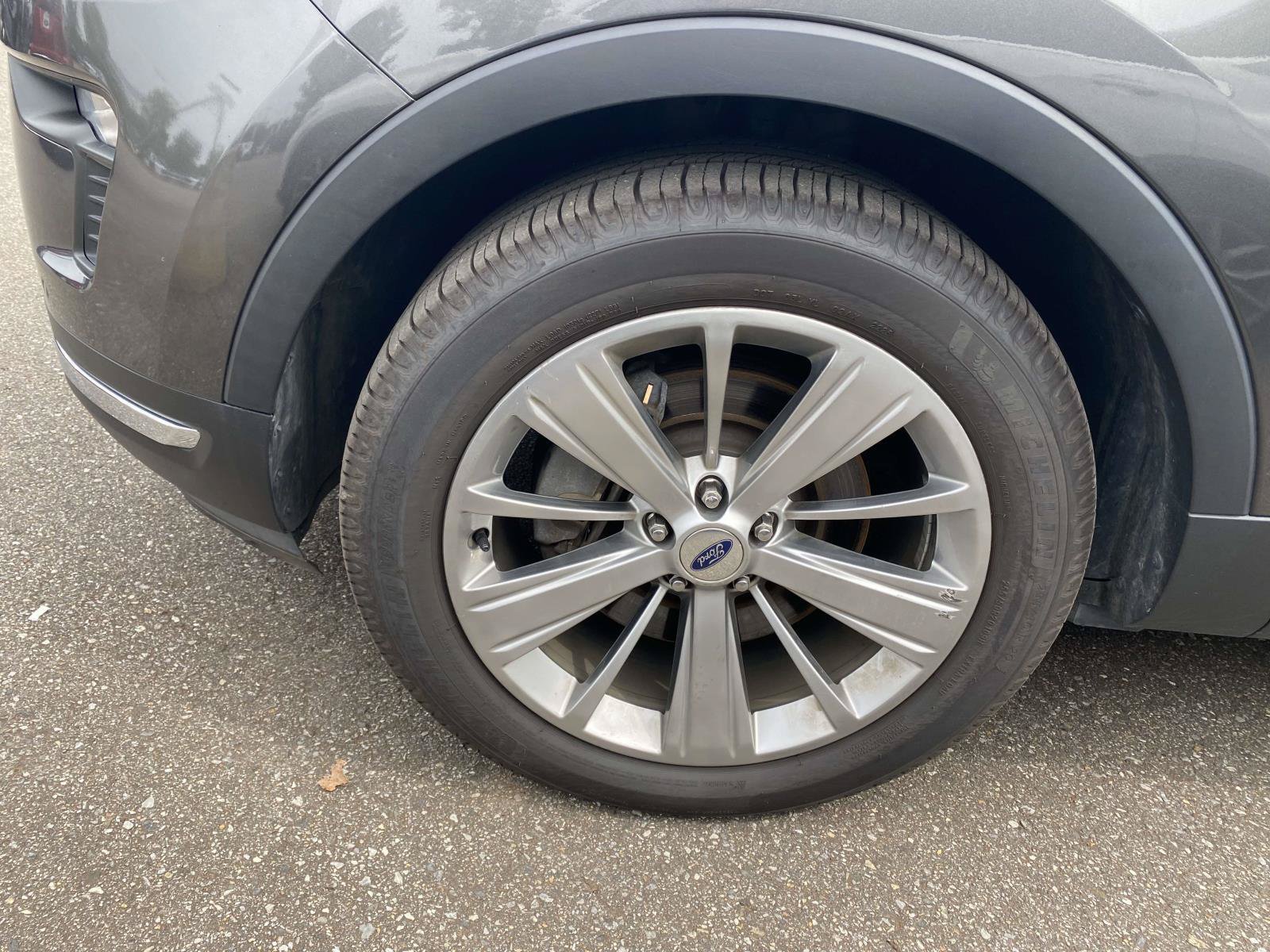 Used 2018 Ford Explorer Limited FWD image 9