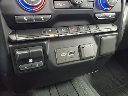 Used 2020 Chevrolet Silverado 1500 LT w/ All-Star Edition image 23