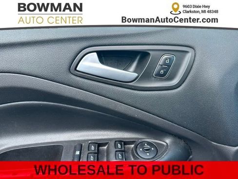 Used 2017 Ford Escape SE w/ SE Cold Weather Package AWD/4WD image 17