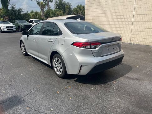 Used 2024 Toyota Corolla LE FWD image 2