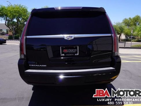 Used 2018 Cadillac Escalade Premium Luxury AWD/4WD image 55