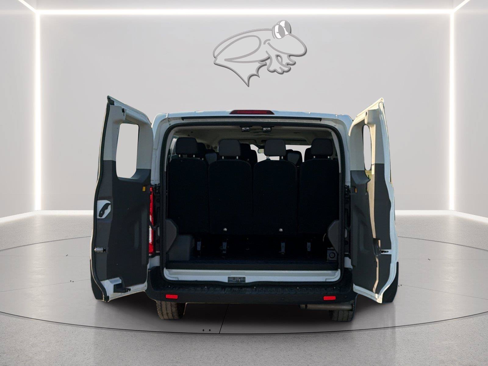 Used 2024 Ford Transit 350 XLT RWD image 9