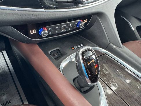 Used 2018 Buick Enclave Avenir AWD/4WD image 54