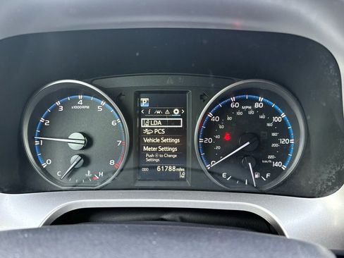Used 2018 Toyota RAV4 LE w/ All Weather Liner Package image 21