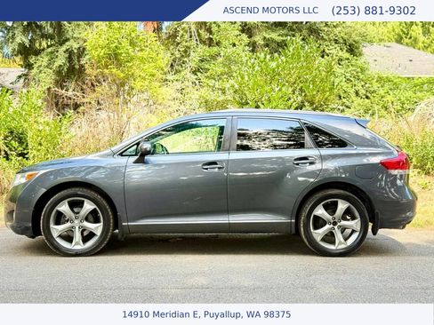 Used 2011 Toyota Venza AWD image 2