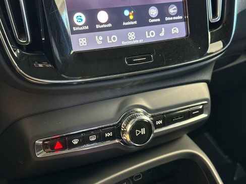 Certified 2025 Volvo XC40 B5 Plus image 20