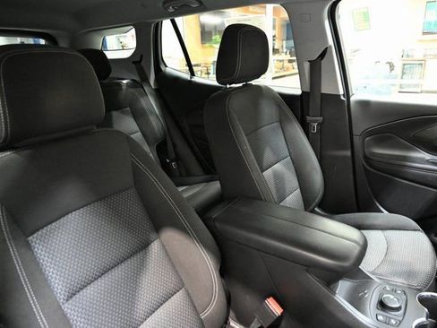 Used 2022 GMC Terrain SLE w/ Driver Convenience Package image 8