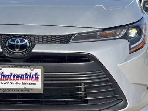 Used 2026 Toyota Corolla LE FWD image 14