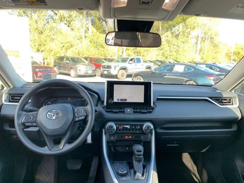 Used 2025 Toyota RAV4 LE image 32